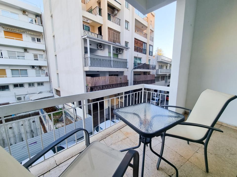 Property building, Balcony/Terrace, Seating area