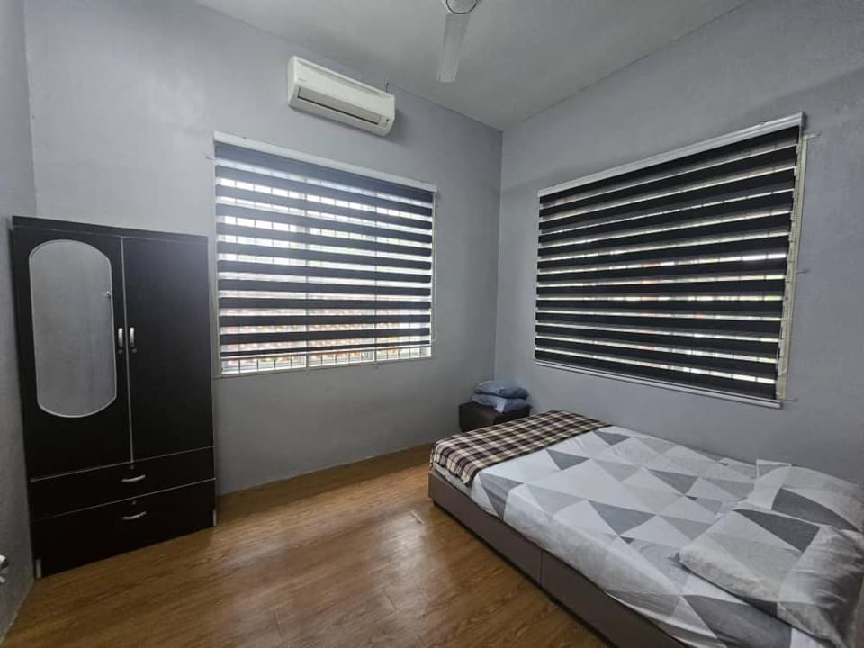 Bedroom, air conditioner