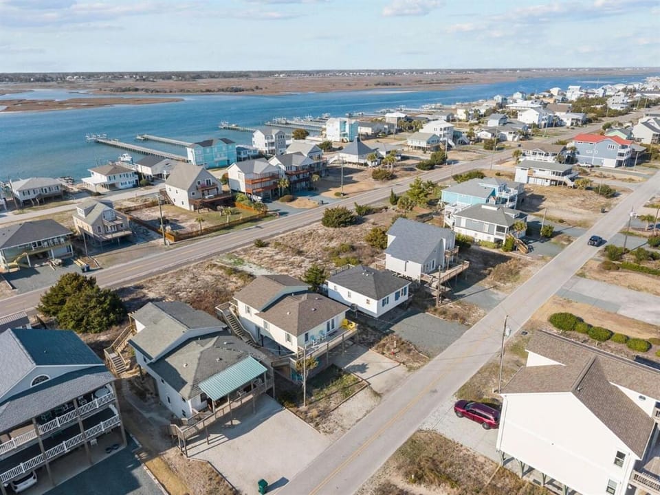 Its About Tide- Ocean & Sound Views Apartment in Topsail Beach