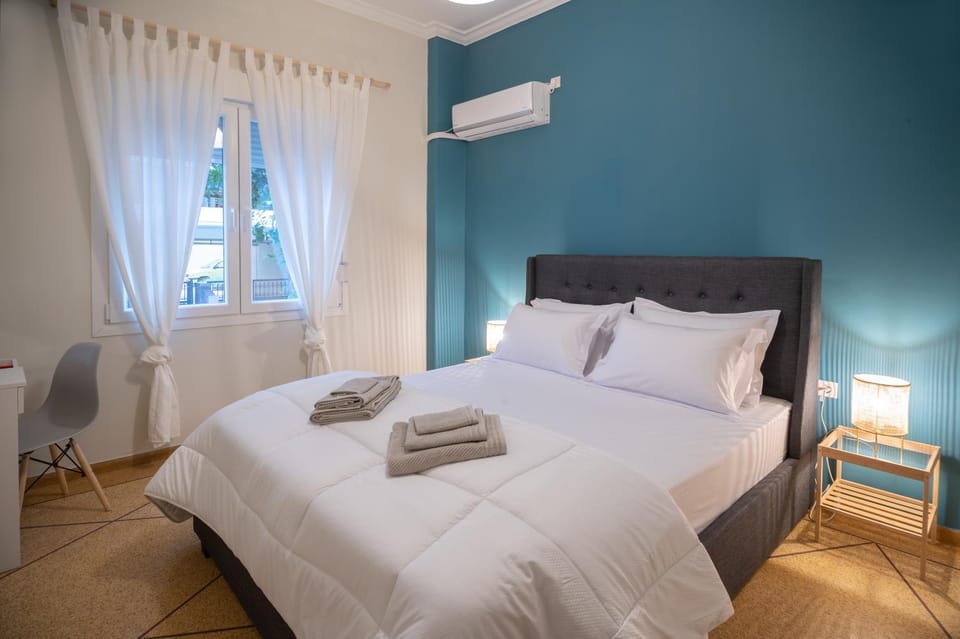 Bedroom, towels, air conditioner