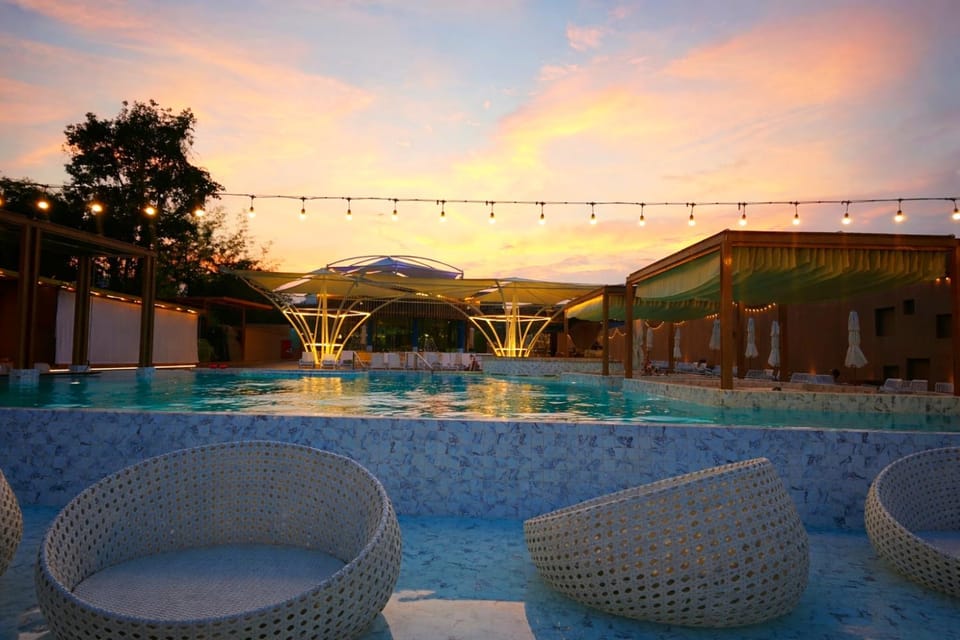 Carapace Hua Hin Beach Club Condo Apartment in Nong Kae