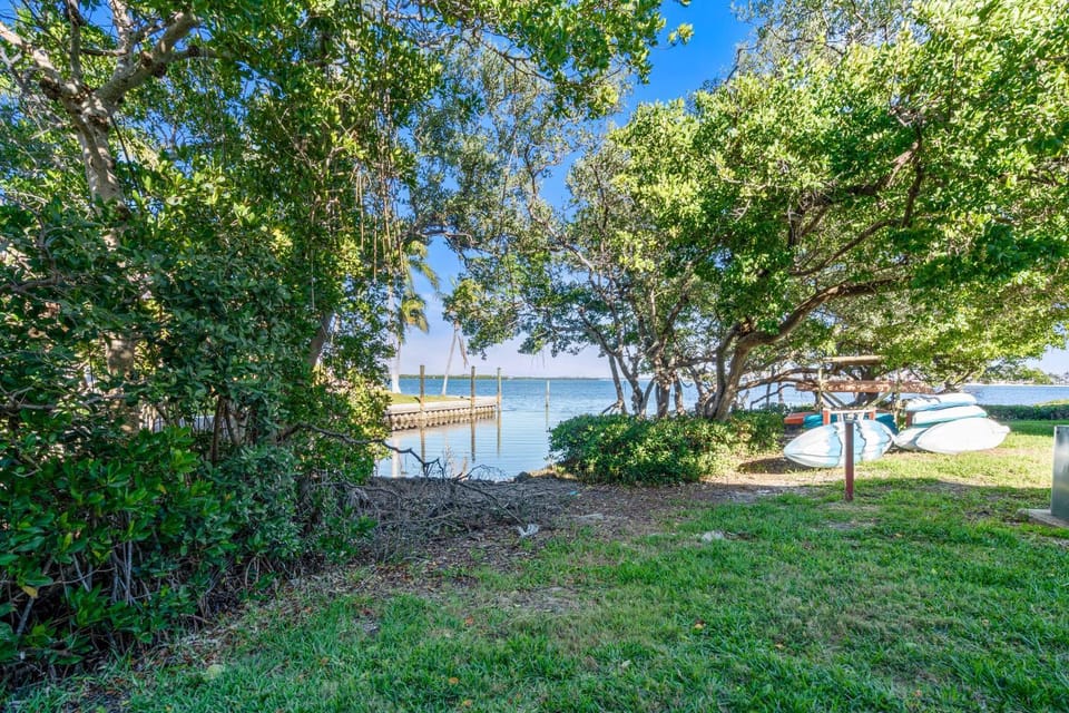 Gulf Breezes at Runaway Bay 147 House in Bradenton Beach