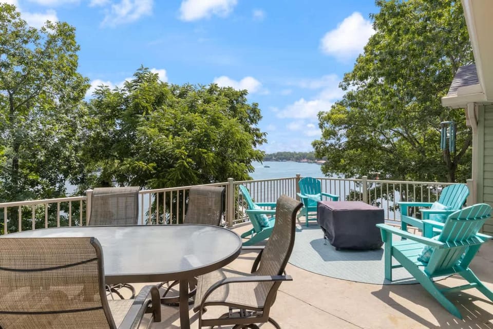 Eagle Ridge Retreat - Dock Hot Tub & Game Room House in Sunrise Beach