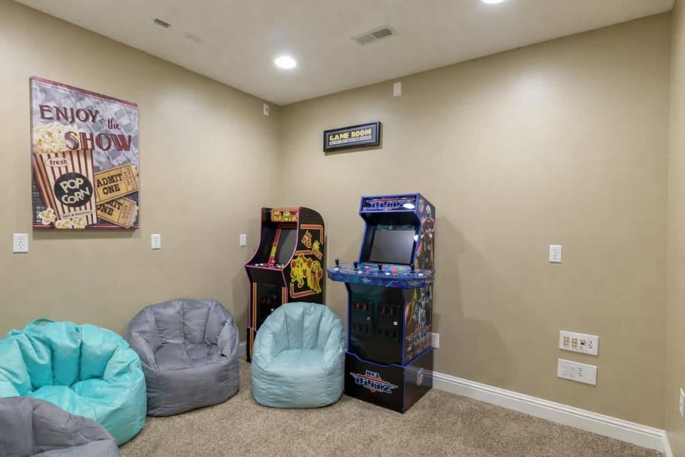 Eagle Ridge Retreat - Dock Hot Tub & Game Room House in Sunrise Beach