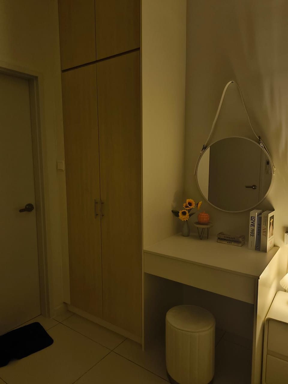 Bedroom, wardrobe