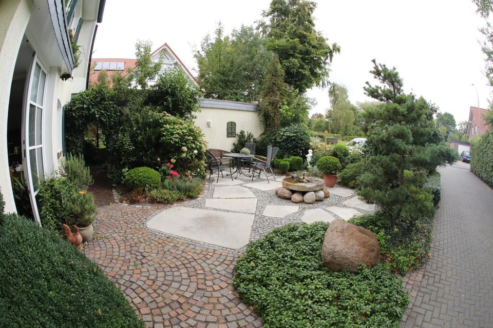 Garden, Balcony/Terrace