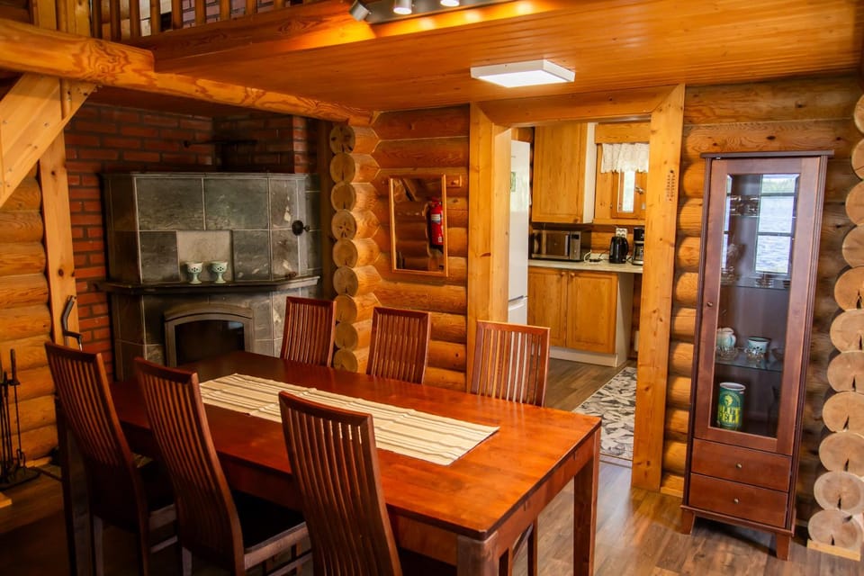 Seating area, Dining area