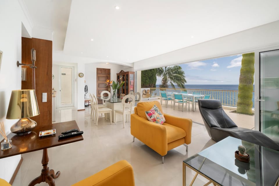 Patio, Natural landscape, TV and multimedia, Balcony/Terrace, Living room, Seating area, Dining area, Pool view, Sea view, Swimming pool