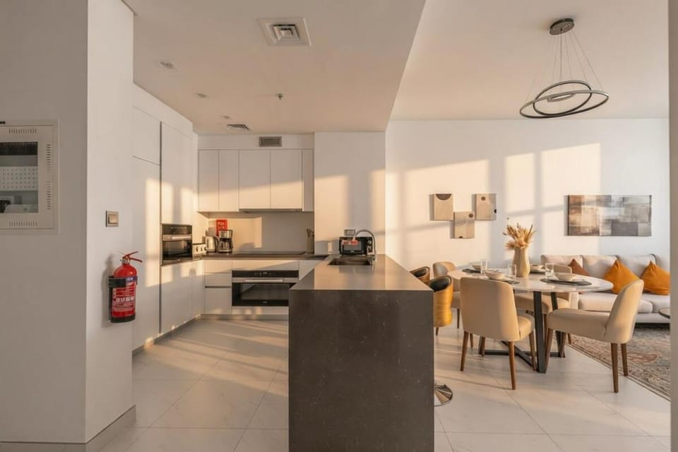Elegant 2 Bedroom Apartment with Balcony Apartment in Dubai