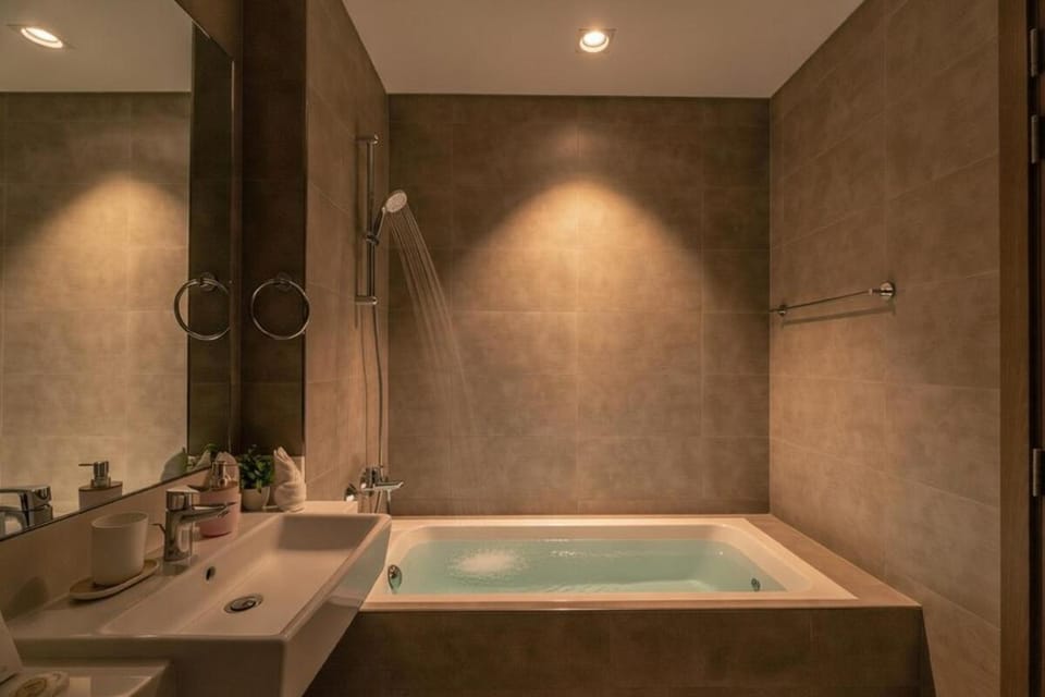 Bathroom, Bath