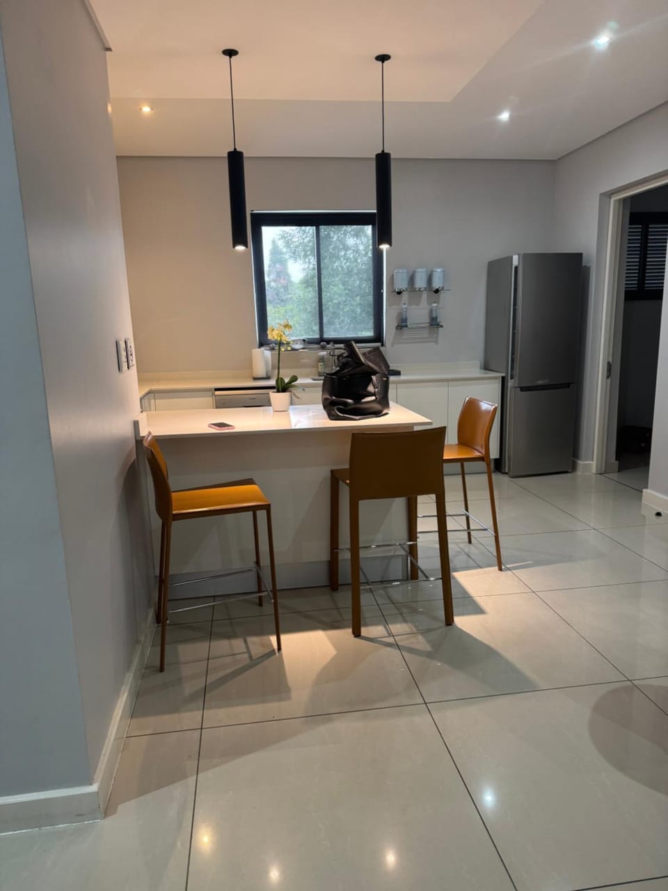 Cozy Haven- 2 bedrooms apartment in Hydepark suburb in Sandton Apartment in Sandton
