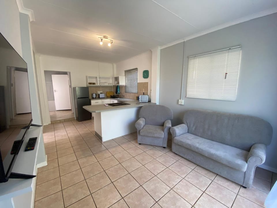 Beach Cresent Cottage Bed and Breakfast in Port Alfred