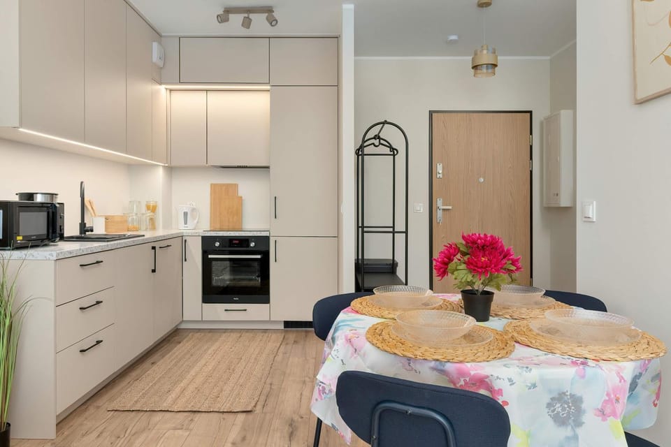 Kitchen or kitchenette, Dining area, dishwasher, oven, pet friendly, stove