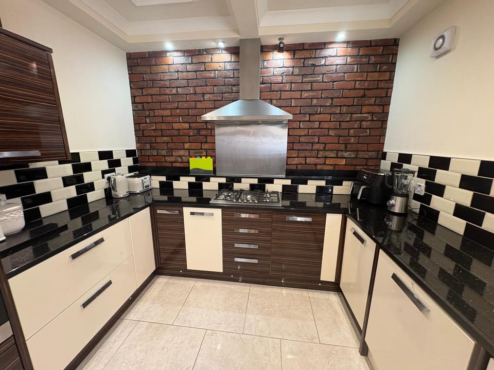 St Ronans 2 Kensington South Apartment in England