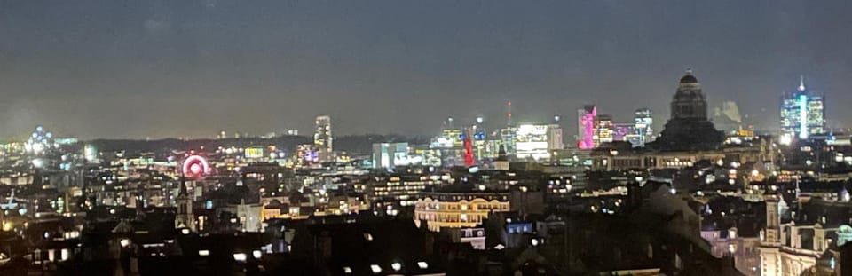 Night, Game Room, Living room, Lounge or bar, Banquet/Function facilities, Seating area, Meeting/conference room, City view