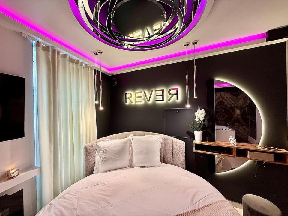Tout pour Rêver - Love Room - Jacuzzi Apartment in Île-de-France