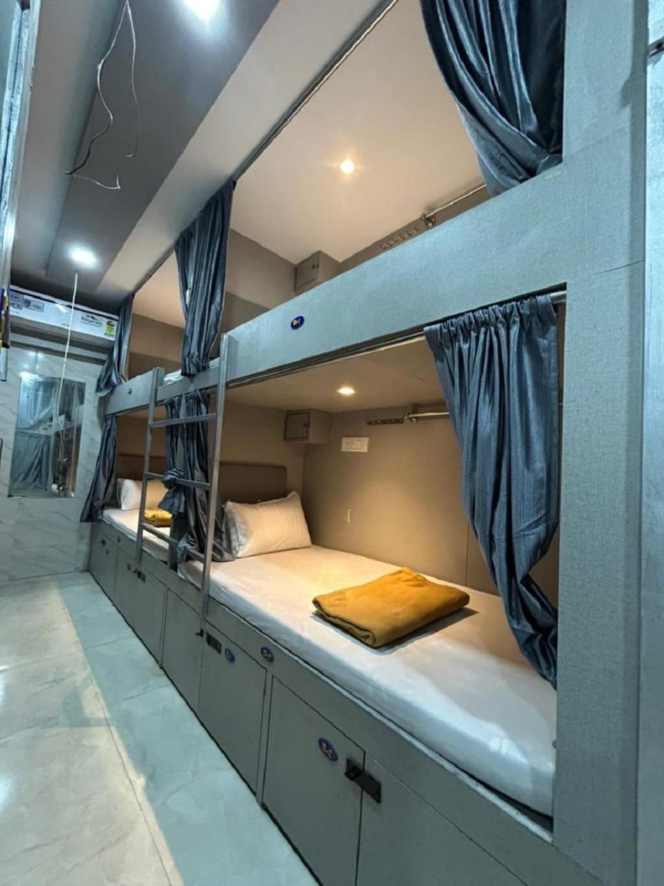 Photo of the whole room, Bedroom, bunk bed