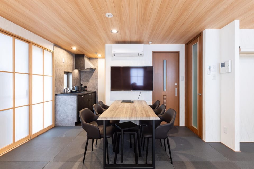 Living room, Dining area