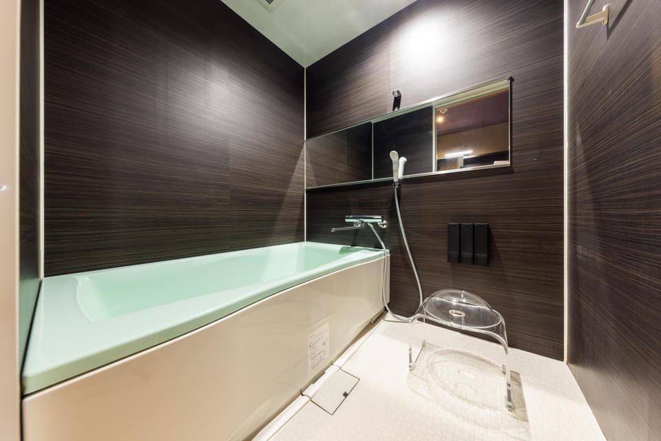 Bathroom, Bath