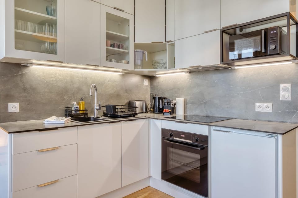 Kitchen or kitchenette