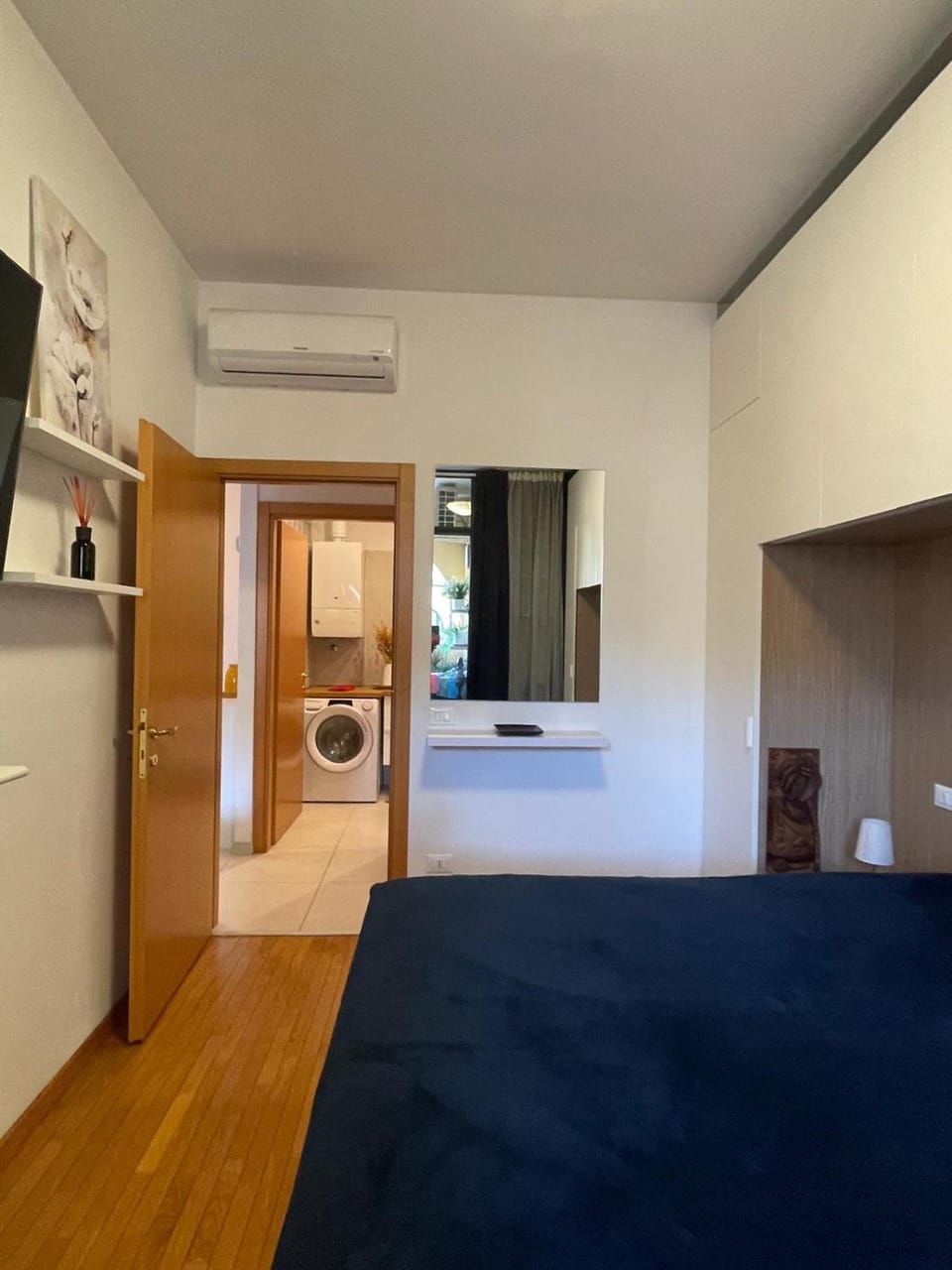 Bed, Bedroom, wardrobe, air conditioner