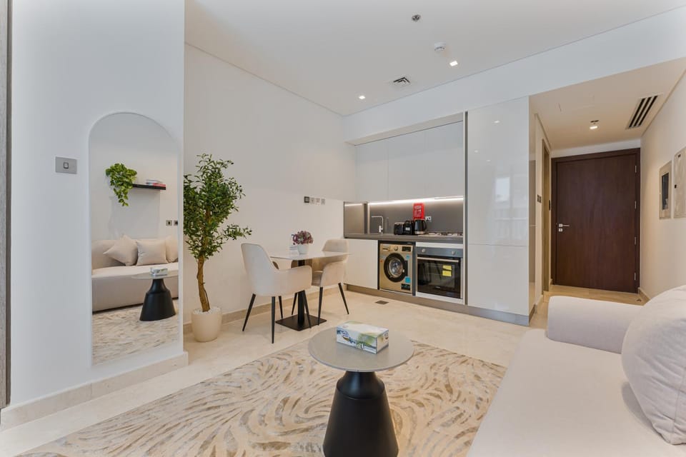 Kitchen or kitchenette, Dining area, oven, toaster
