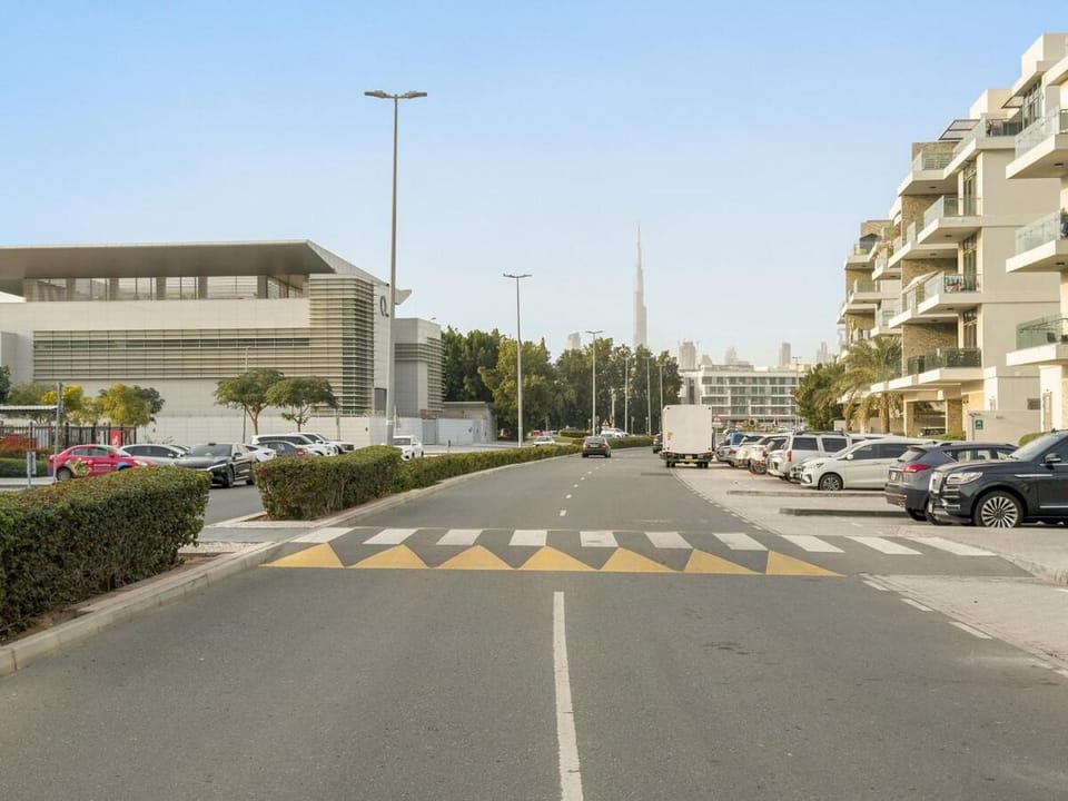 FIRST CLASS 2BR Calm & Stylish Living Apartment in Dubai