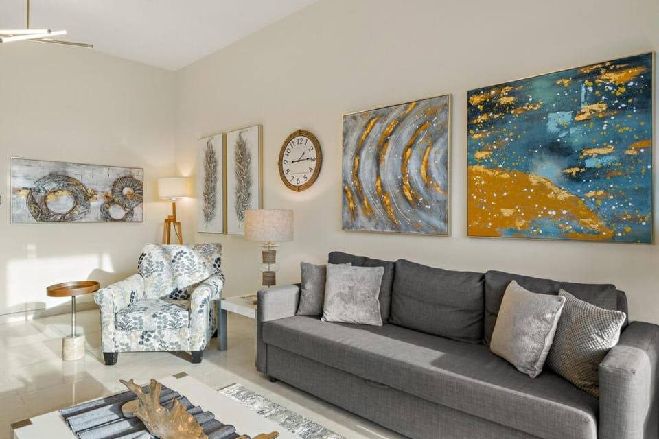 FIRST CLASS 2BR Calm & Stylish Living Apartment in Dubai