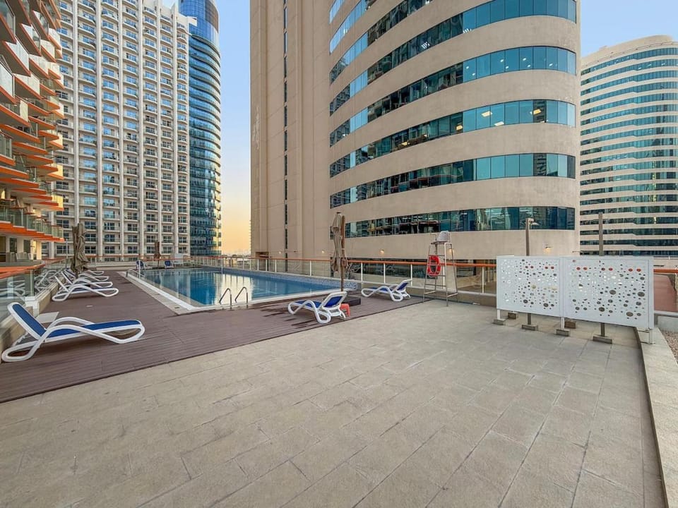 FIRST CLASS 1BR Canal & Burj Khalifa View Apartment in Dubai