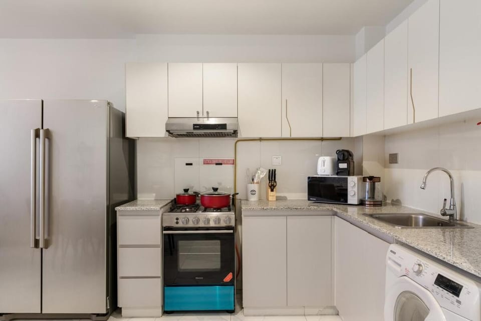 FIRST CLASS 1BR Canal & Burj Khalifa View Apartment in Dubai