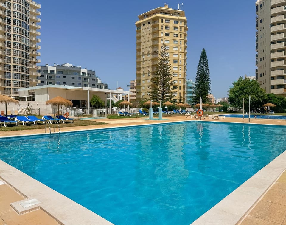 Day, Pool view, Swimming pool, Swimming pool, sunbed