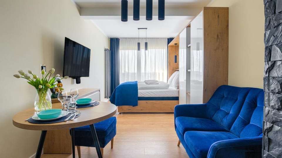 Bed, TV and multimedia, Photo of the whole room