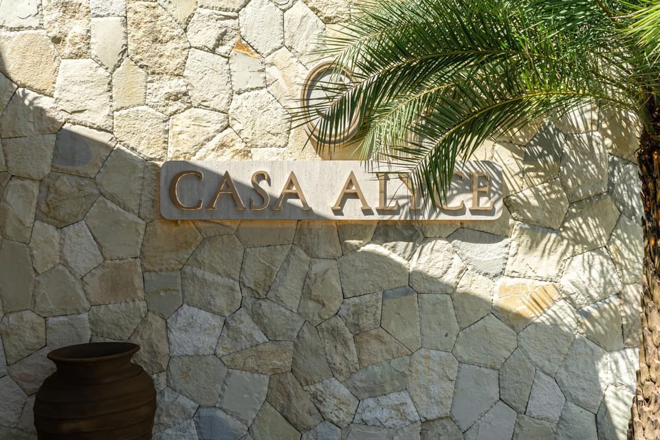 Casa Alyce - Masterpiece 5BR Tropical Dream Villa in Umalas Villa in North Kuta