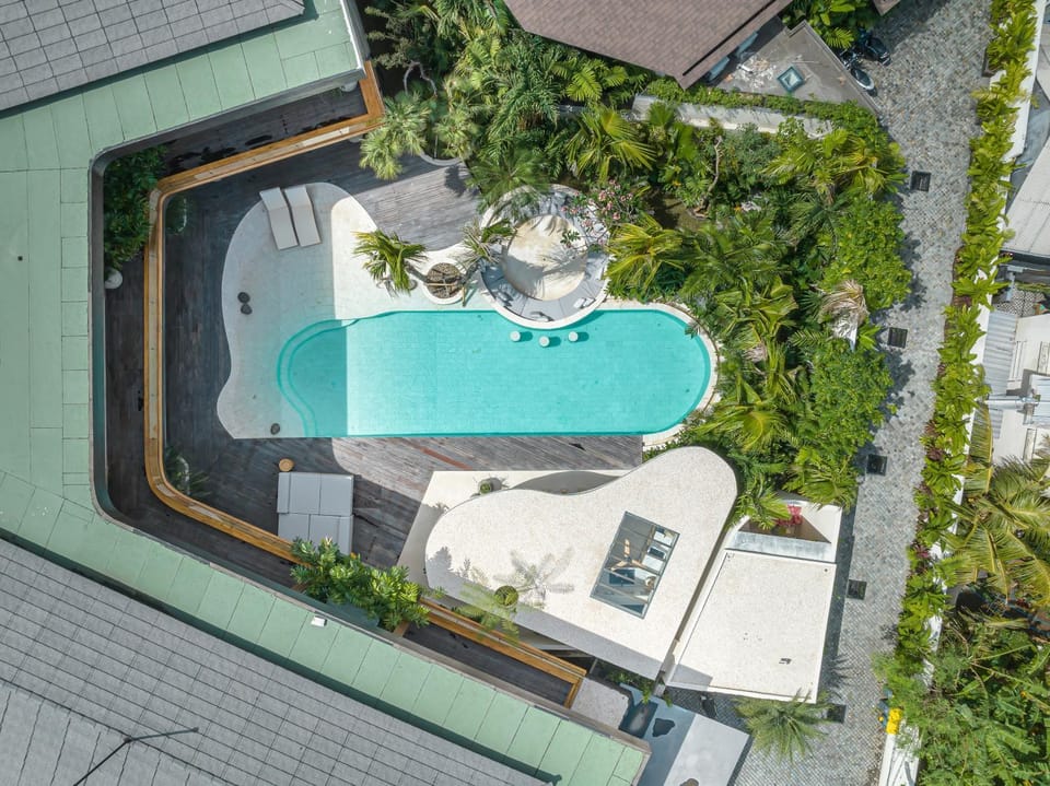 Casa Alyce - Masterpiece 5BR Tropical Dream Villa in Umalas Villa in North Kuta