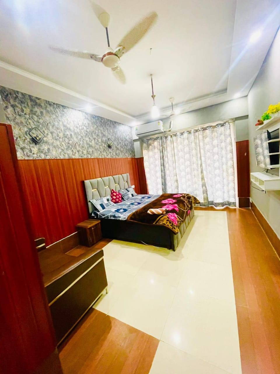 Stay studios Apartment in Noida