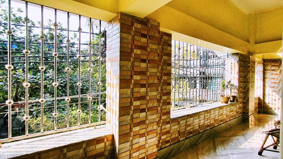Maya's Crest Apartment in Kolkata