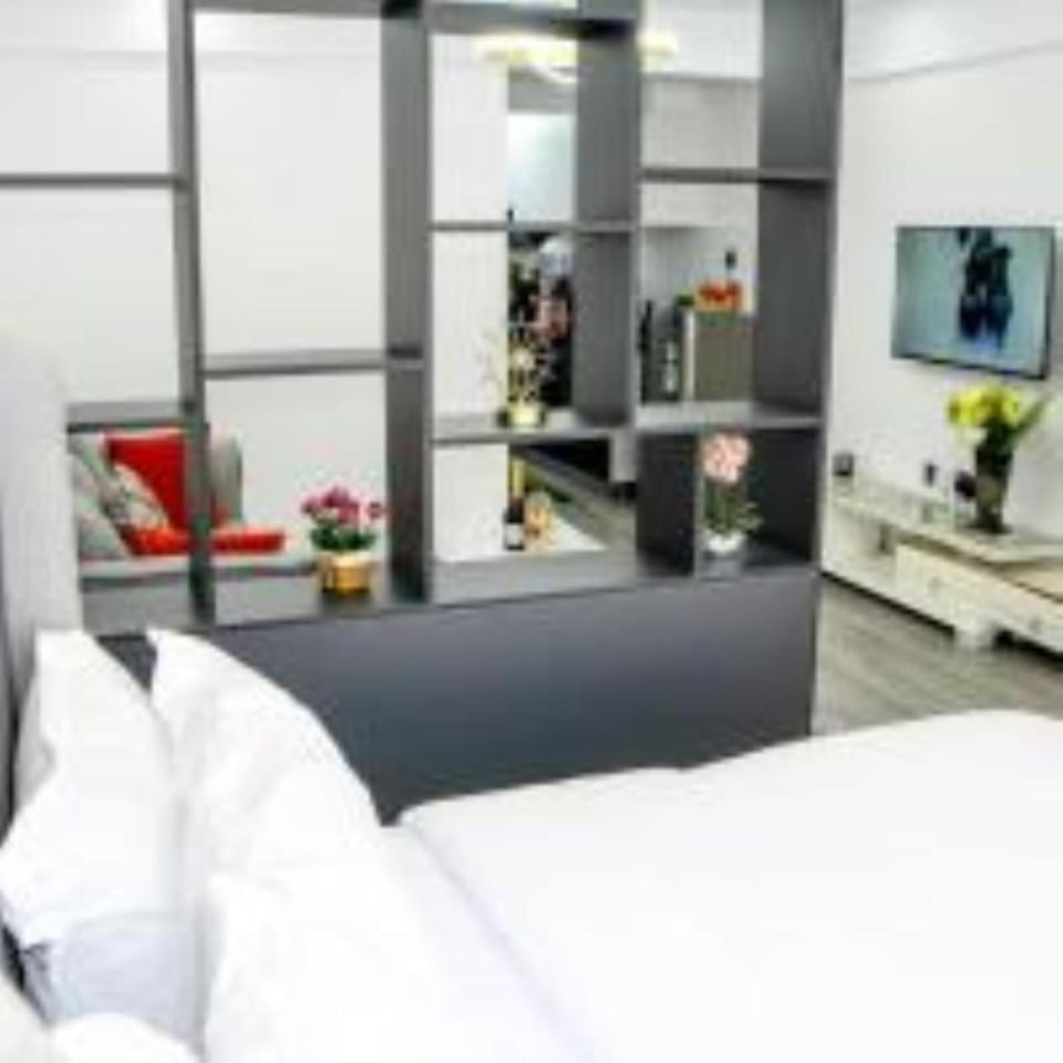luxurious furnished studio apartment in kileleshwa with unbeatable city views Apartment in Nairobi