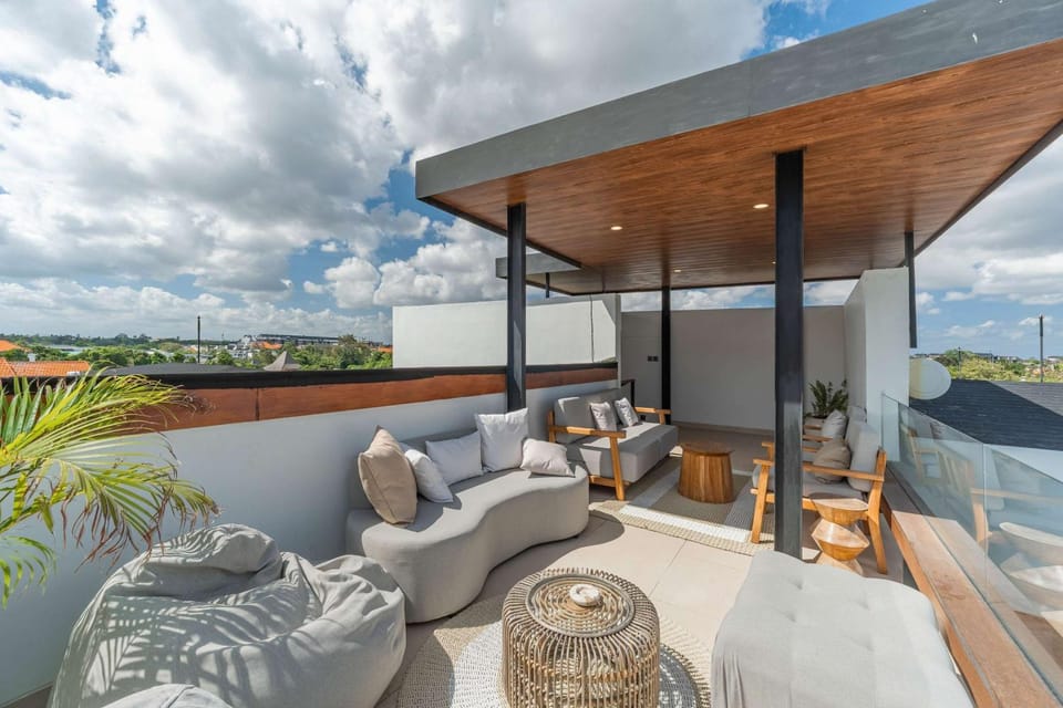 Brand New Villa Pearl Luxury 4BR - Private Pool and Sunset View in Berawa, Canggu Villa in North Kuta
