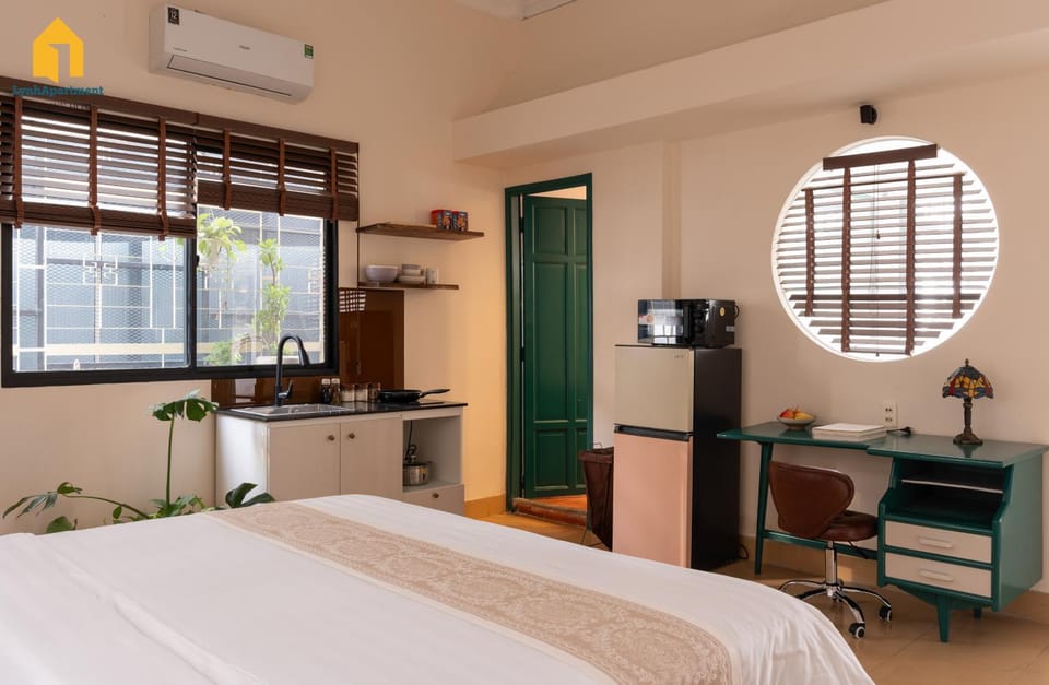 Bed, Kitchen or kitchenette, Photo of the whole room, Bedroom, stove, air conditioner