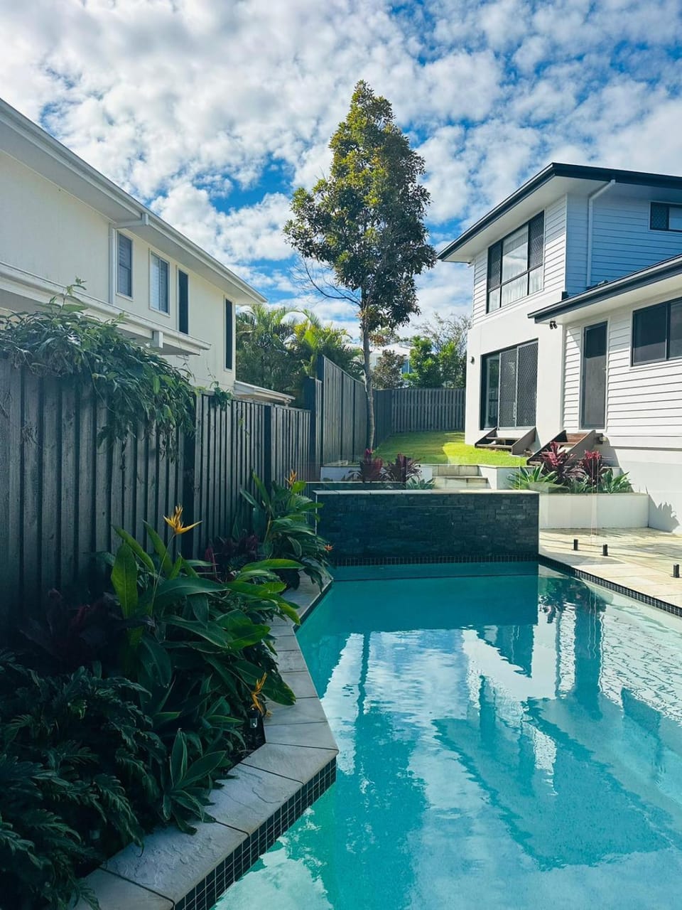 Tropical Coastal Retreat Apartment in Tallebudgera Valley