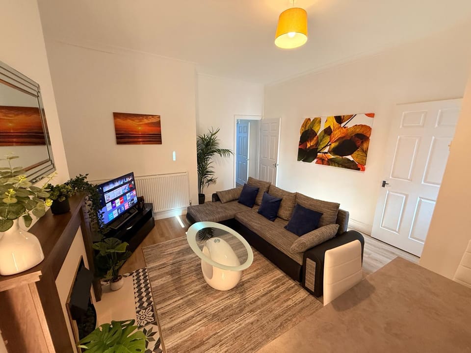 TV and multimedia, Living room, Seating area