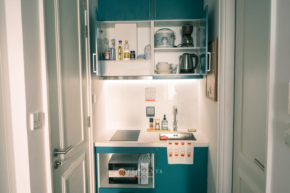 Kitchen or kitchenette, microwave, stove, kitchen