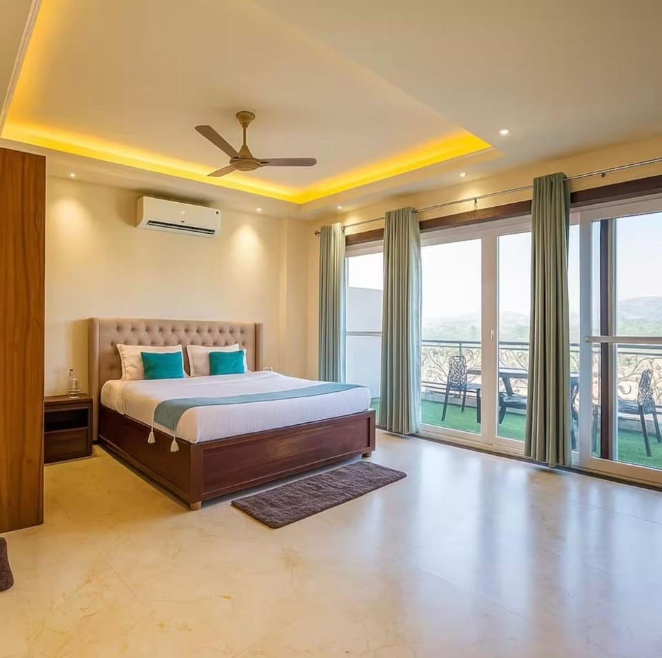 Bedroom, air conditioner