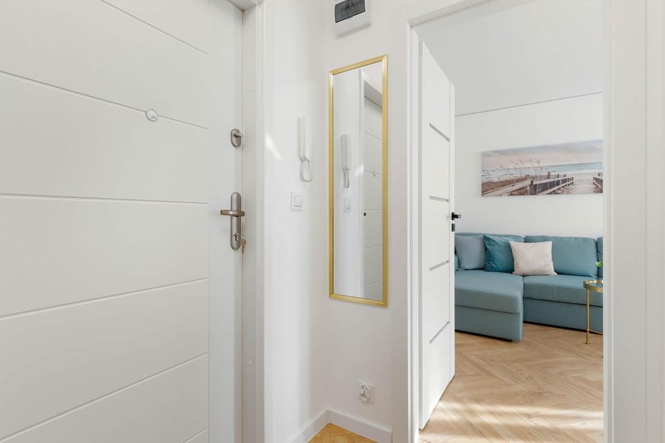 Bed, Living room, Photo of the whole room, Seating area, Bedroom