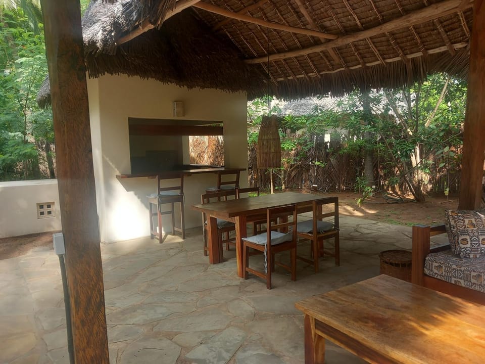 Boungalow close ocean ,private pool House in Kenya