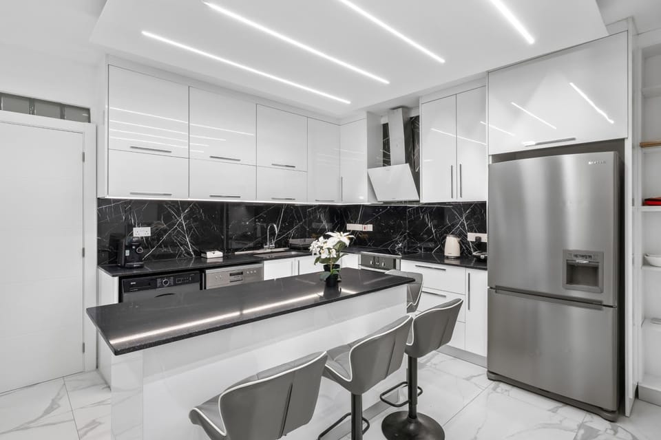 Coffee/tea facilities, dishwasher, washing machine, kitchen