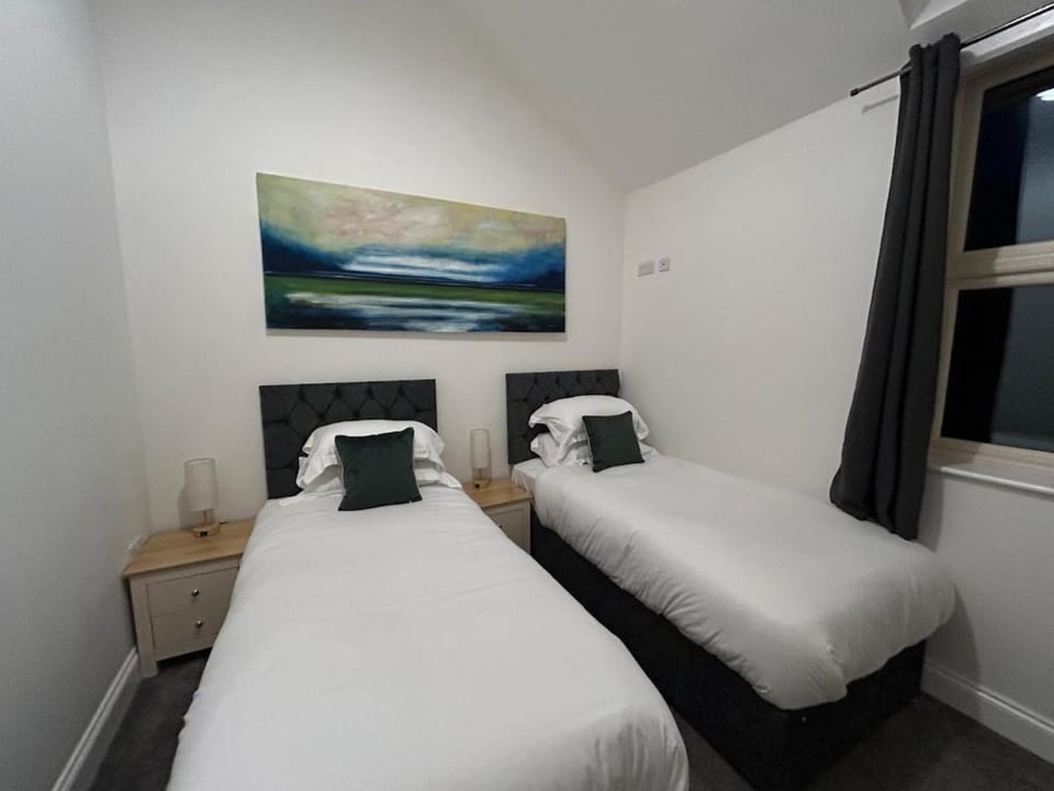 2 bed house sleeps 4 centre of Welshpool Parking House in Welshpool