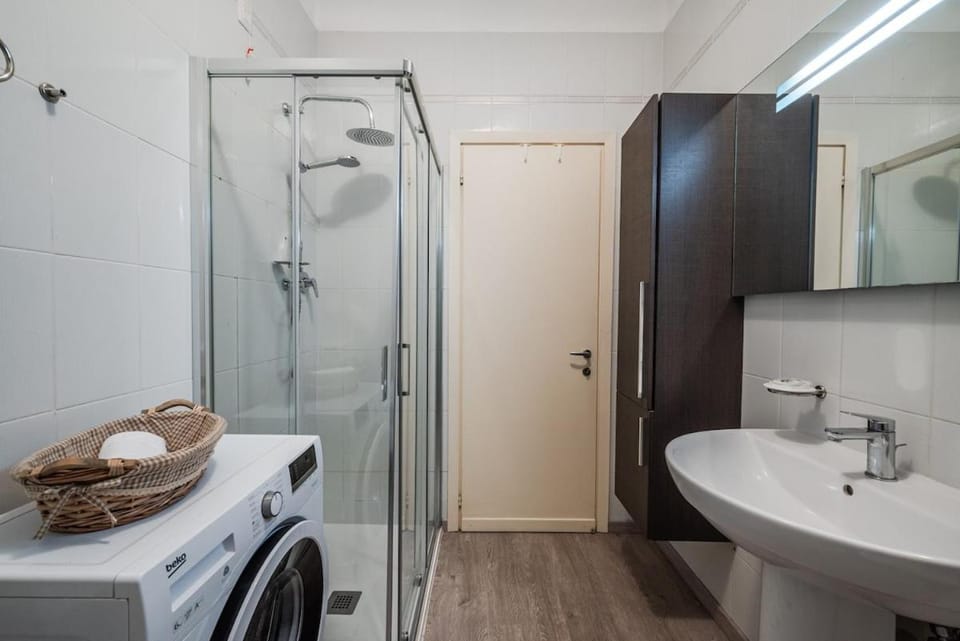 Rapallo Center Near the Sea With Terrace Free Parking AC WiFi Apartment in Rapallo