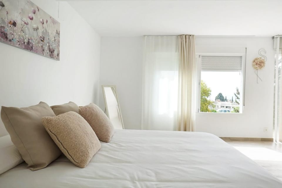 Spacious and bright house next to the beach House in Marbella