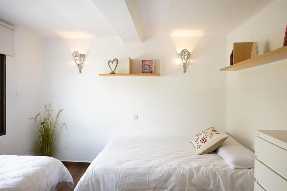 Spacious and bright house next to the beach House in Marbella